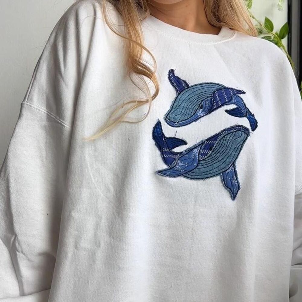 NWT Humpback Whale patchwork embroidered white women’s crewneck